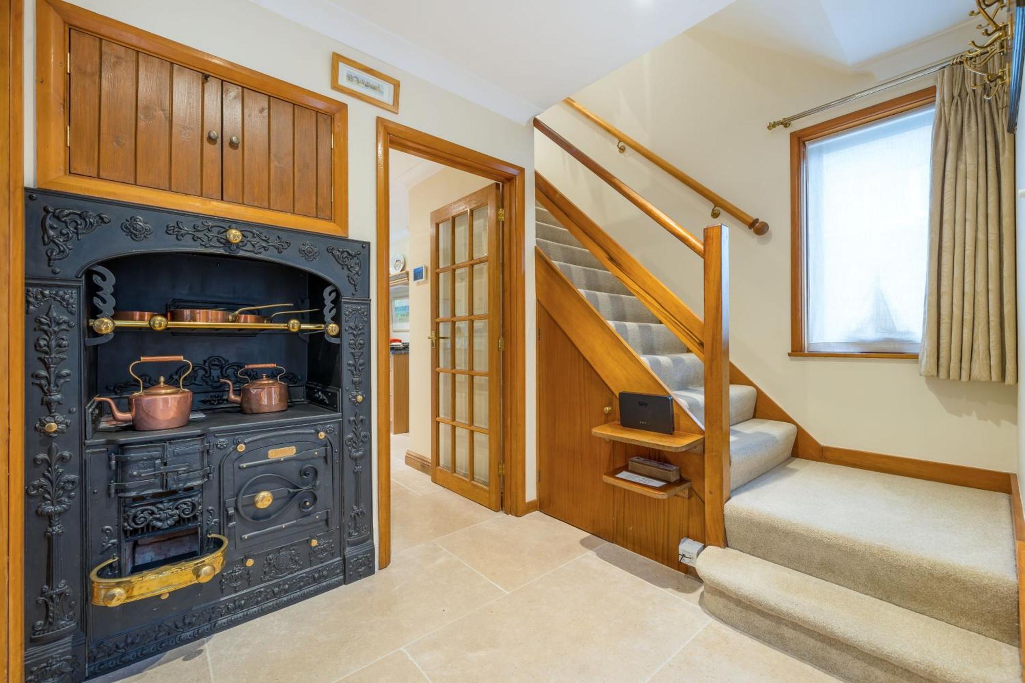 Holiday home High Quality Detached House With Parking *