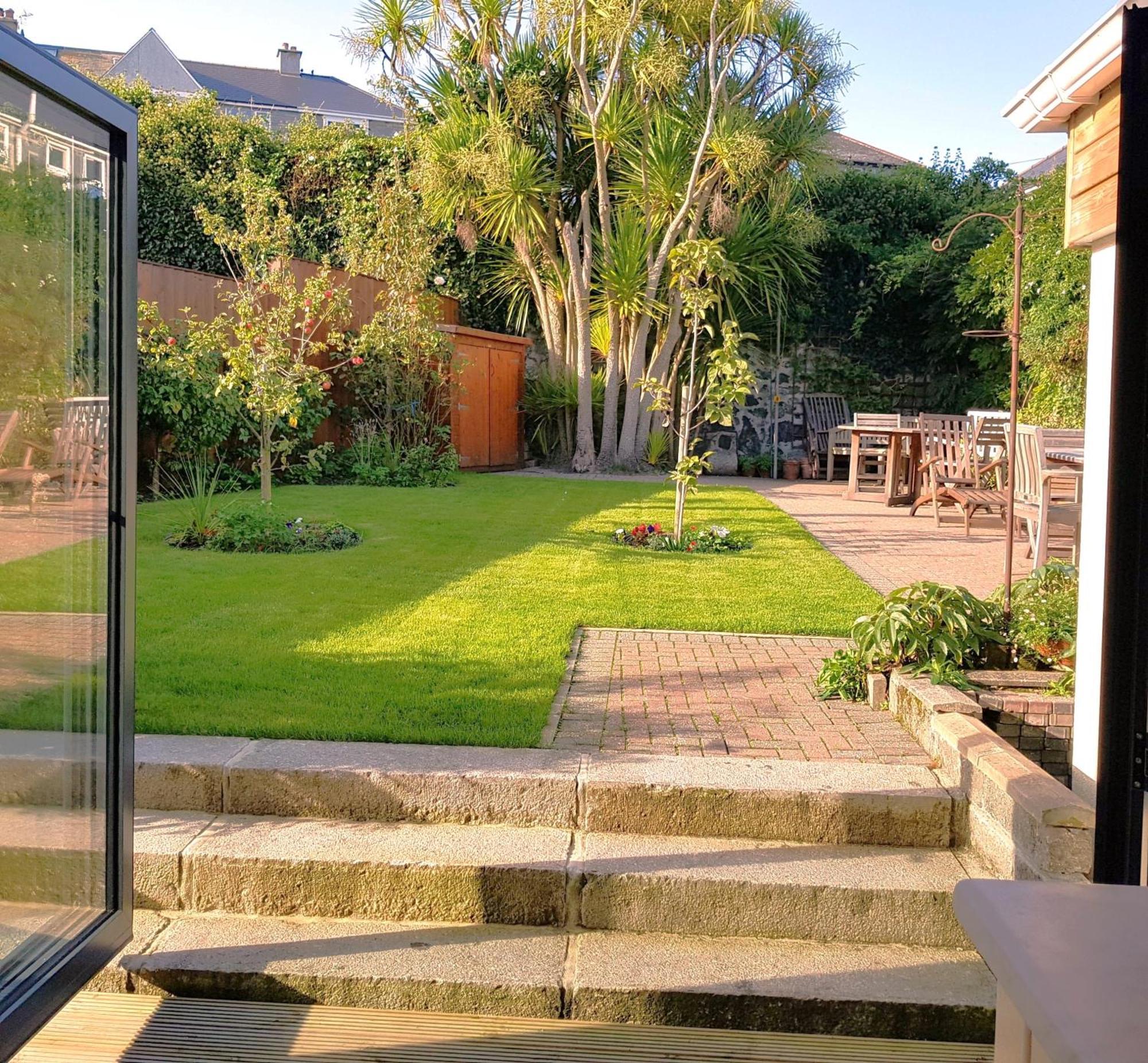 Holiday home High Quality Detached House With Parking