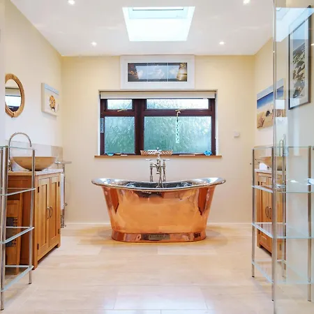 High Quality Detached House With Parking St. Ives Villa Exterior photo